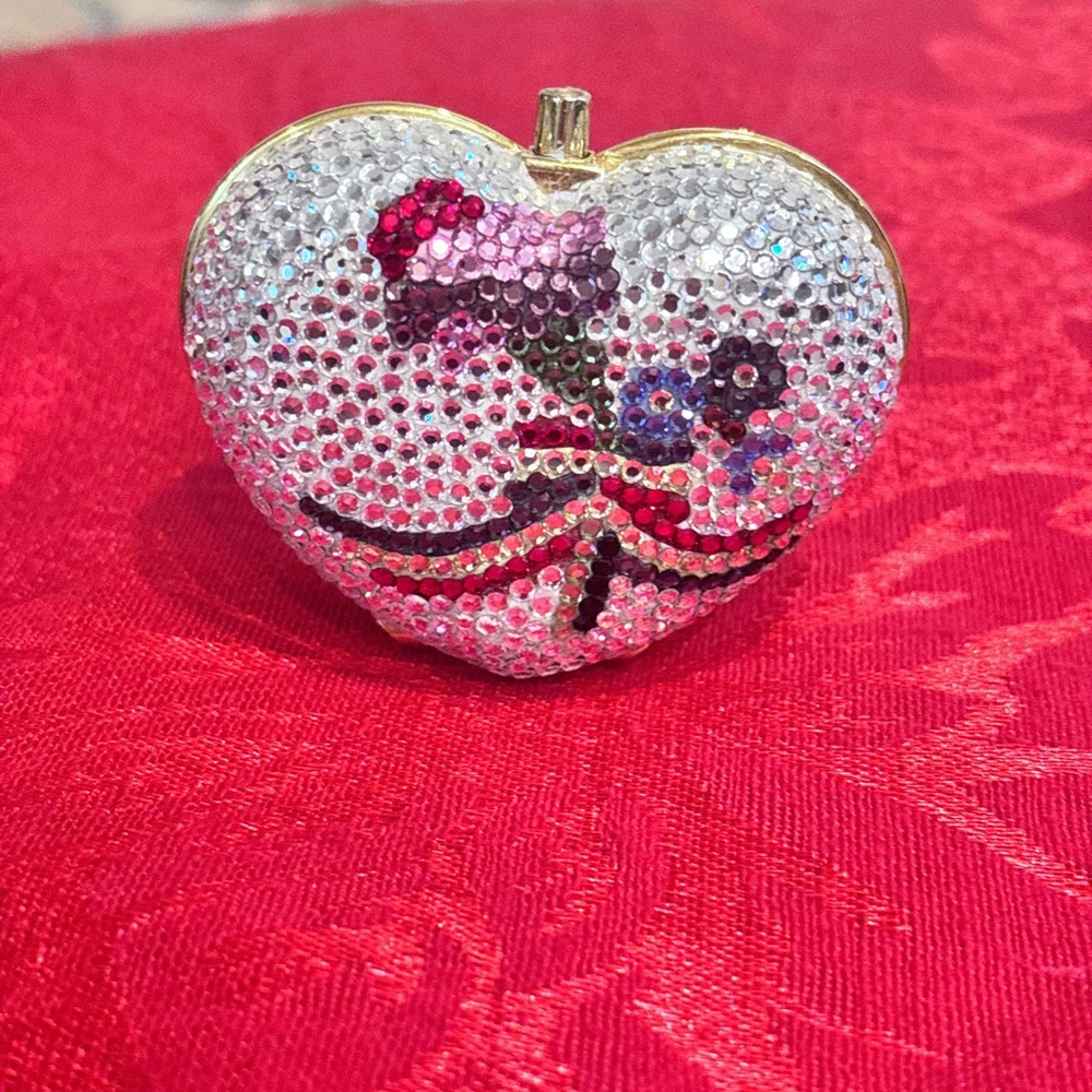 Judith Leiber Spectacular crystal pillbox.  Signed and in perfect condition
